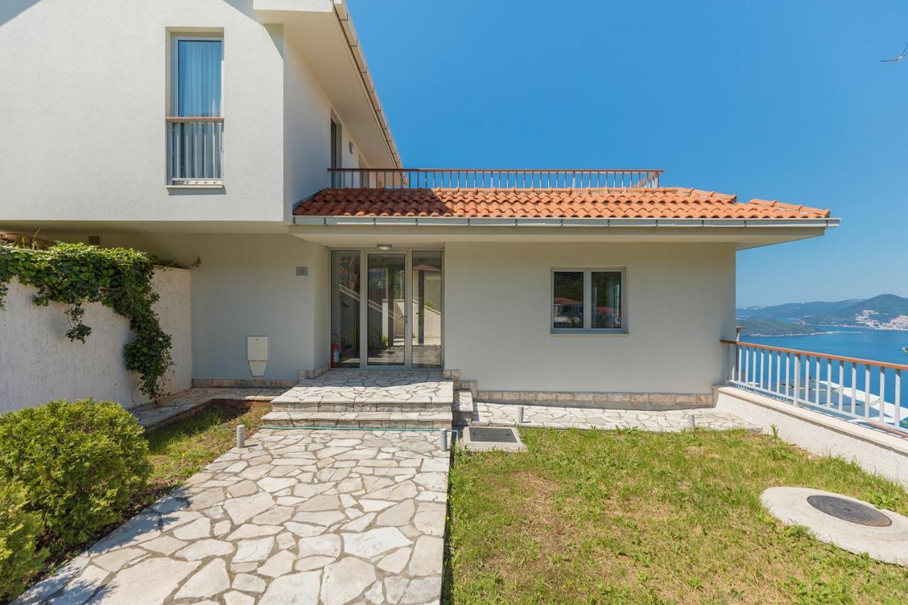 Carsko Selo Blizikuce Ferienhaus